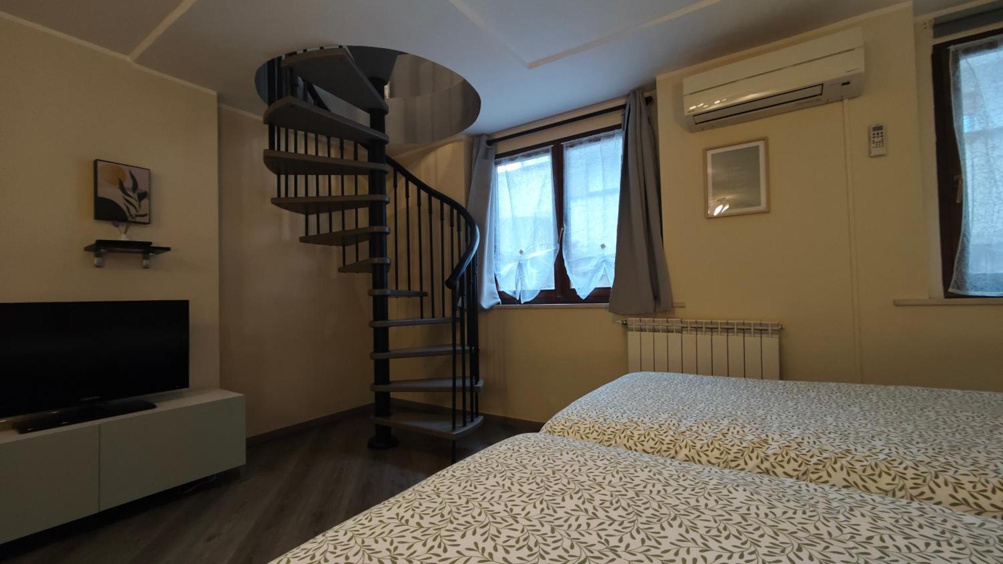 Appartamento Aleph With Private Parking, Next Train Station Como Dış mekan fotoğraf