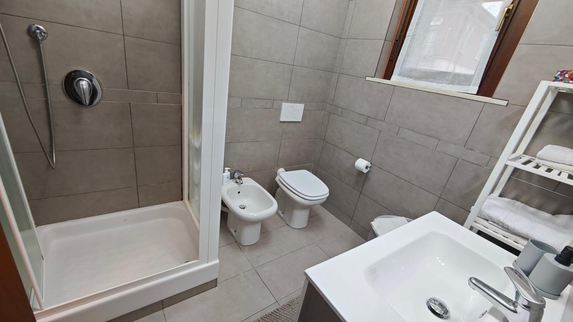 Appartamento Aleph With Private Parking, Next Train Station Como Dış mekan fotoğraf