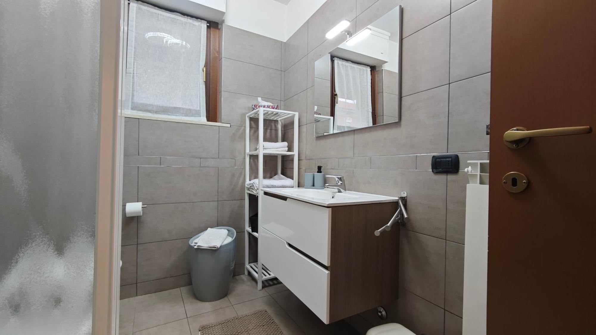 Appartamento Aleph With Private Parking, Next Train Station Como Dış mekan fotoğraf