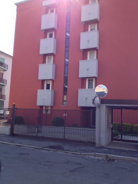 Appartamento Aleph With Private Parking, Next Train Station Como Dış mekan fotoğraf